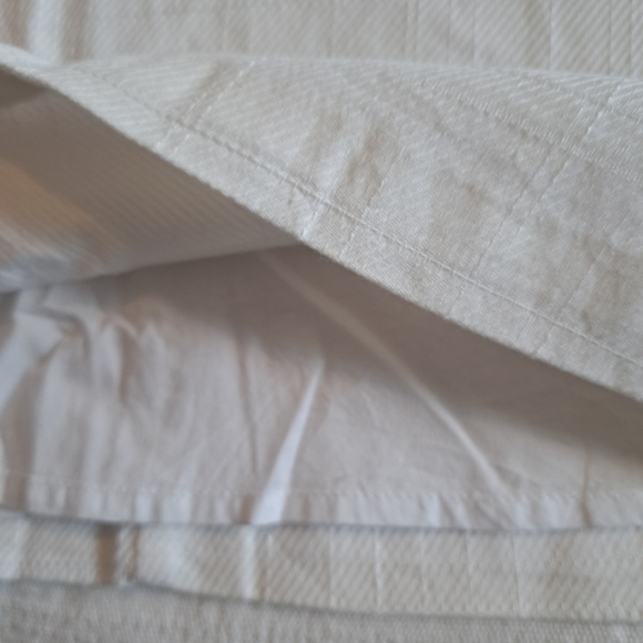 Vineyard Vines girls size 6 white shift,  embroidery at the pockets lined NWOT - Picture 4 of 6